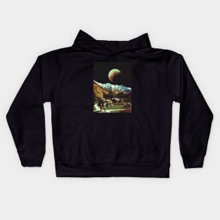 Pluto View Resort - Retro Futurism, Space Aesthetic, Vintage Sci-Fi Kids Hoodie